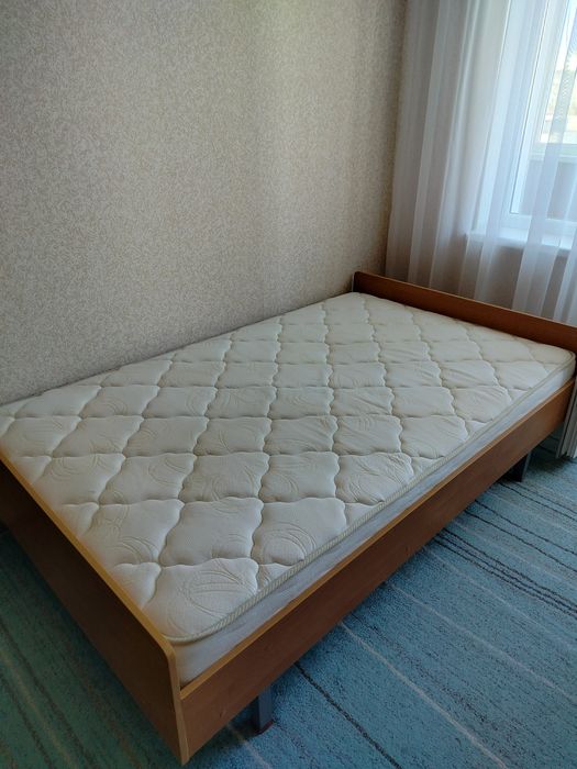 Мебель кровать с матрасом