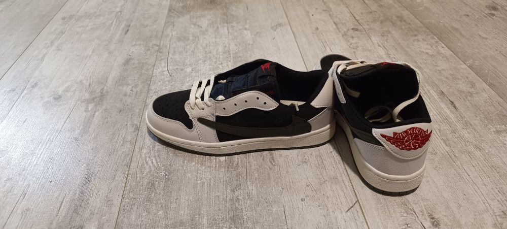 Nike Jordan 1 Travis Scott