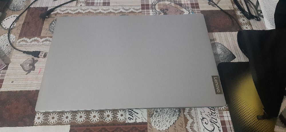 LENOVO ideapad L340 15API holati a'lo 2 ta mishka sovg'a simli simsiz