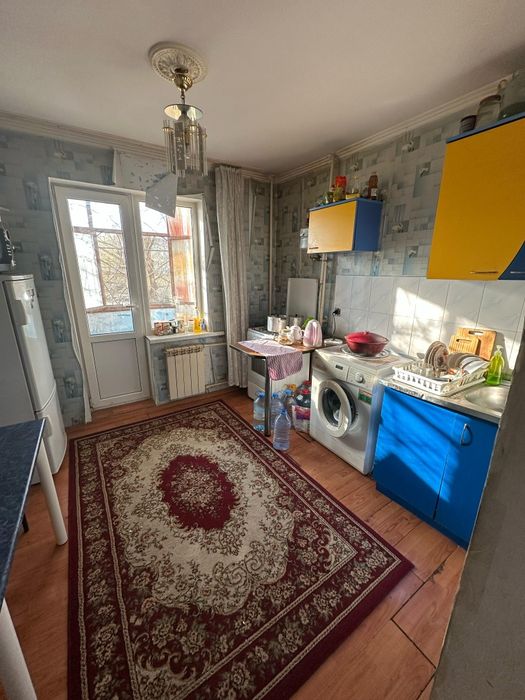 Продам 2 ком квартиру район 8 школы