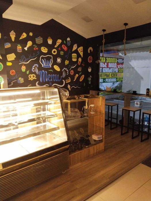 Холодильник кондитерский витрина