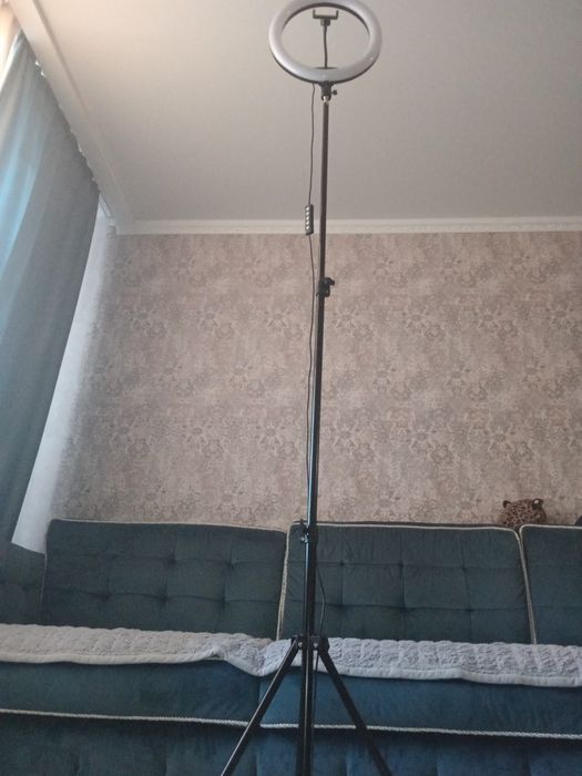 Кольцевая лампа.