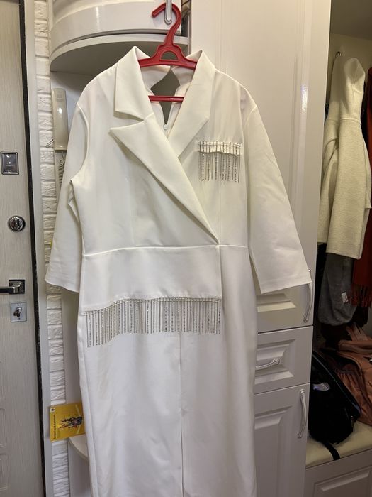 Платье продам