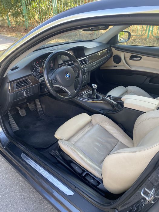BMW         320d E92