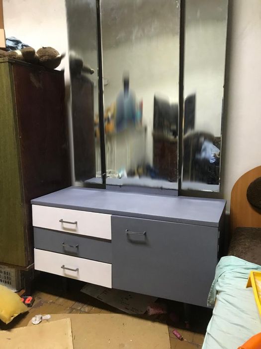 Трюмо тумбочка с зеркалом