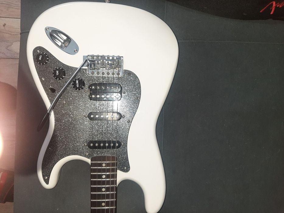 Продаётся электрогитара Squir Affinitty Series Stratocaster