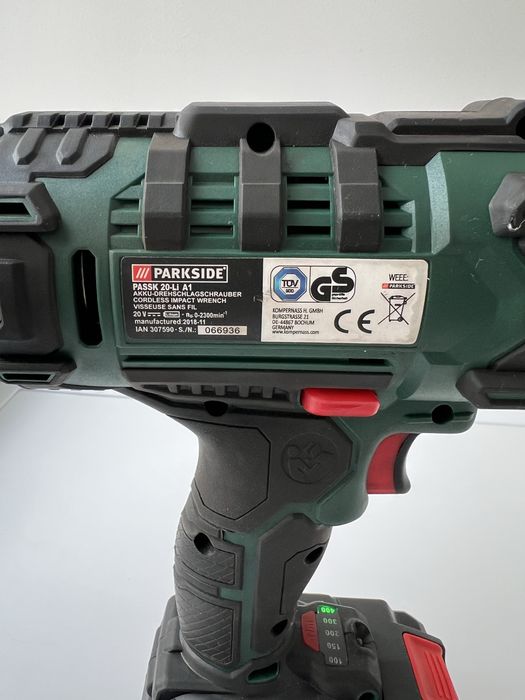 Гайковерт Parkside със зарядно и батерия