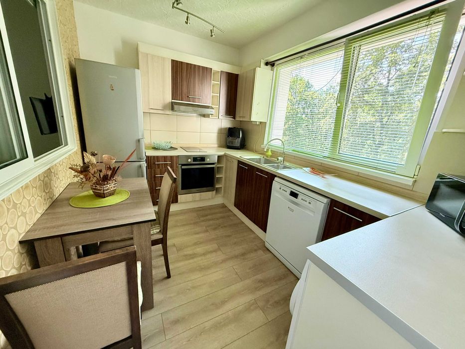 Дава се под наем Двустаен апартамент в Габрово, Център - 58 кв.м за 306 € - Снимка #2