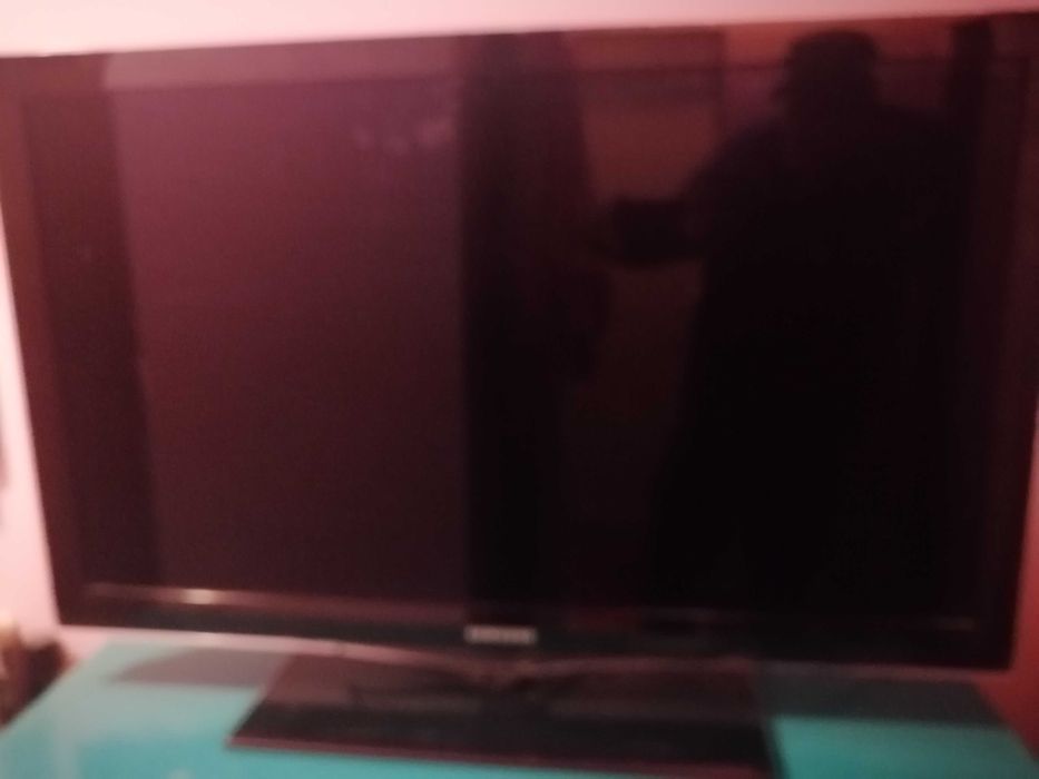 Телевизор лсд Samsung 43 incha