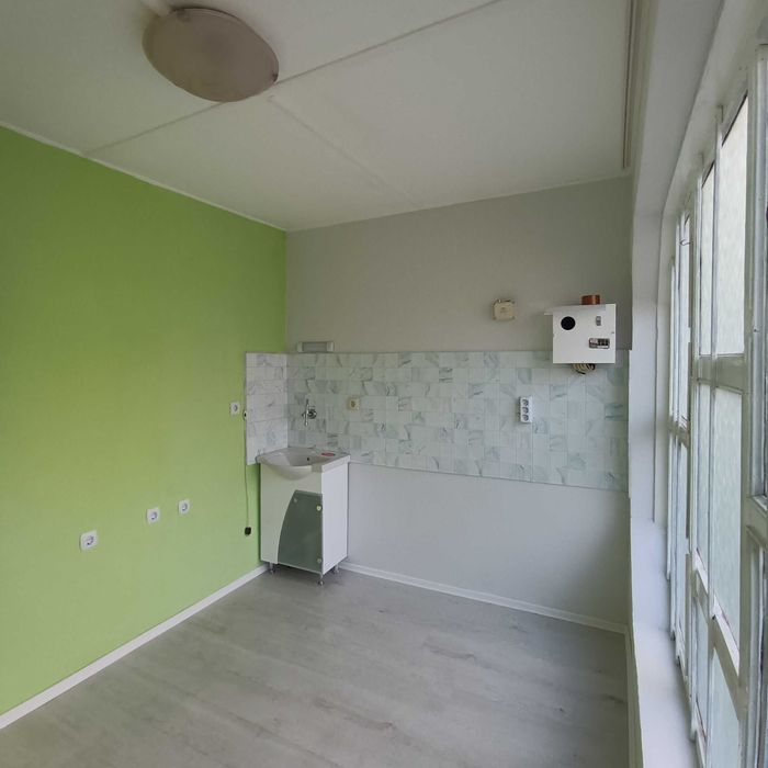 Дава се под наем Магазин в Варна, Младост 1 - 10 кв.м за 129.54 € - Снимка #2