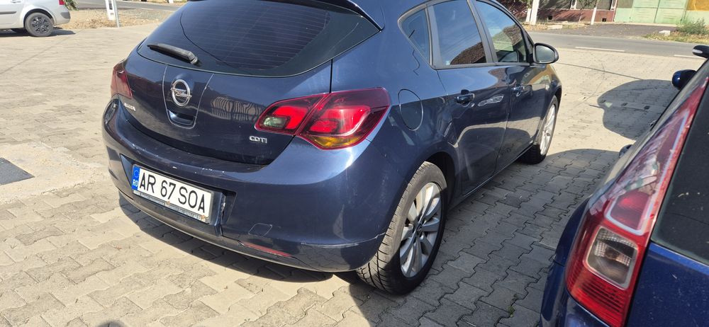 Opel astra j 2010,1.7cdti