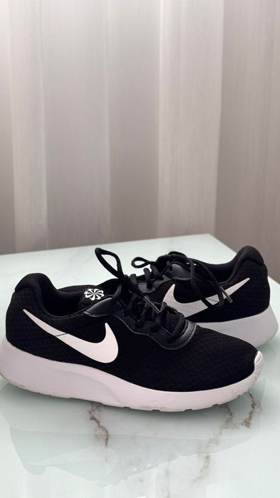 Оригинални маратонки Nike