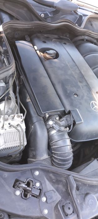 Se vinde Mercedes w211
