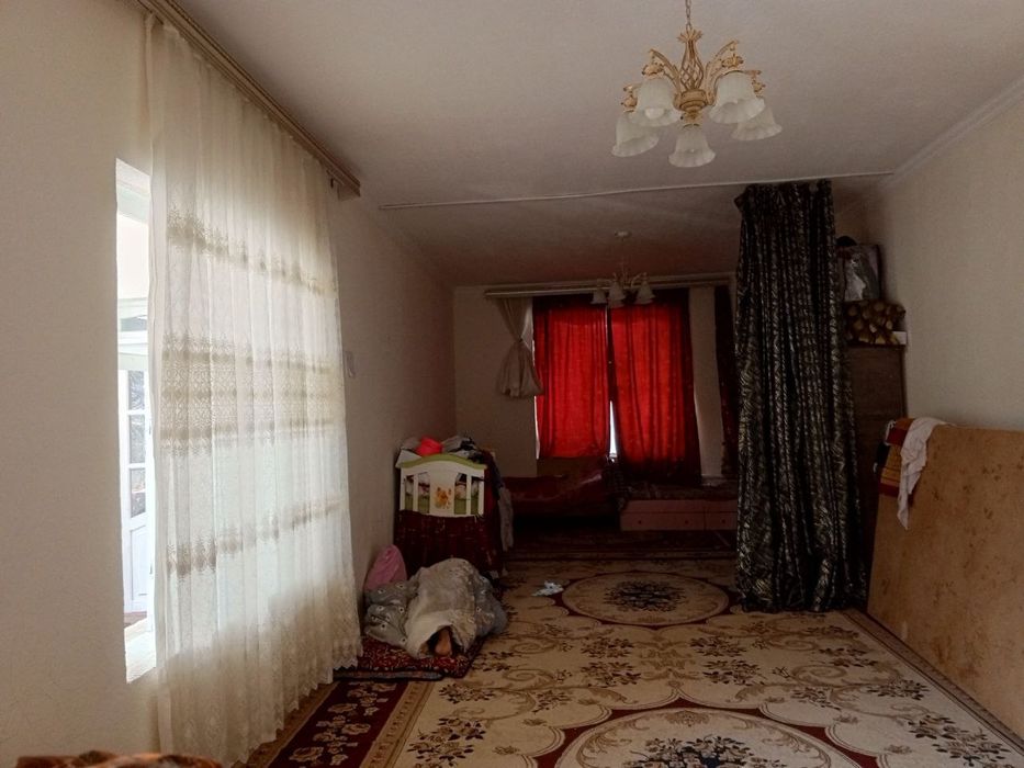 Uy sotiladi srochna yunsobod tumani xasanboy 5tor 8 uy