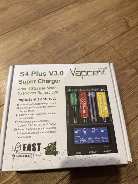 Incarcator universal Vapcell S4 + incarcare rapida pana la 3A pe slot!