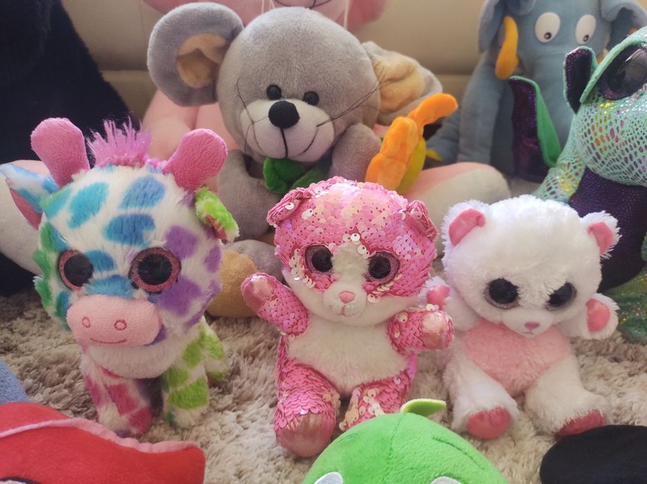 Плюшени играчки различни размери