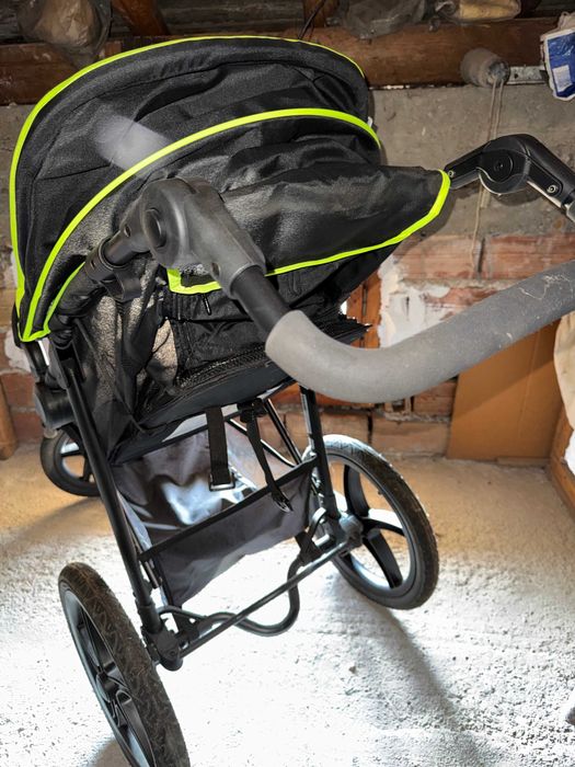 Продавам детска лятна количка триколка Hauck Runner 2