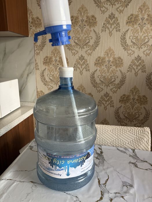 Продам бутыль с помпой с кулером