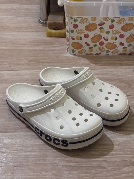 Белые CROCS за 200.000 сум