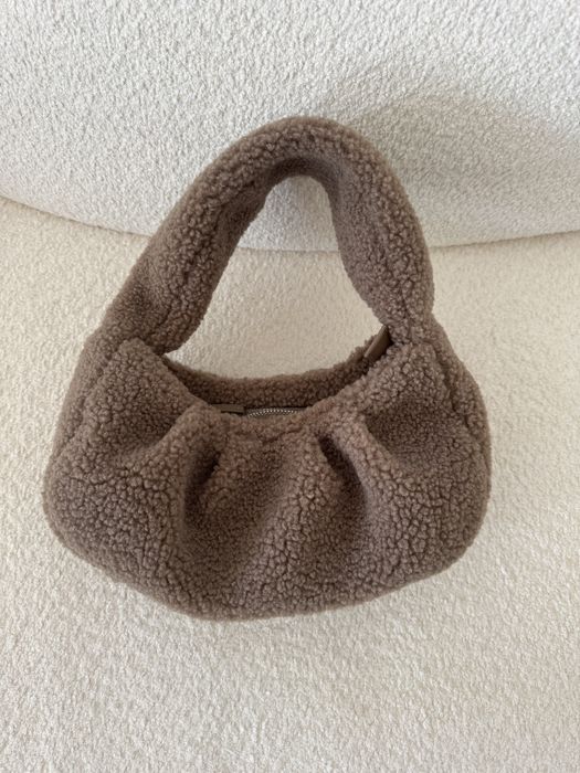 Чанти на NA-KD, Mango, Zara и други