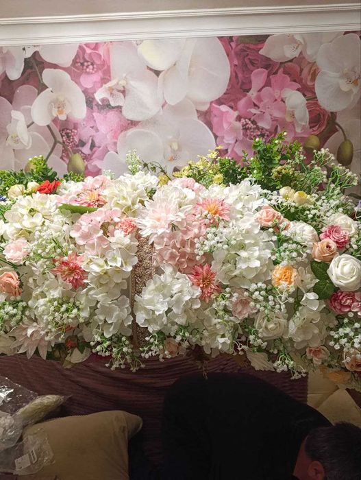 Абсолютно новая свадебная арка из цветов премиум класса.