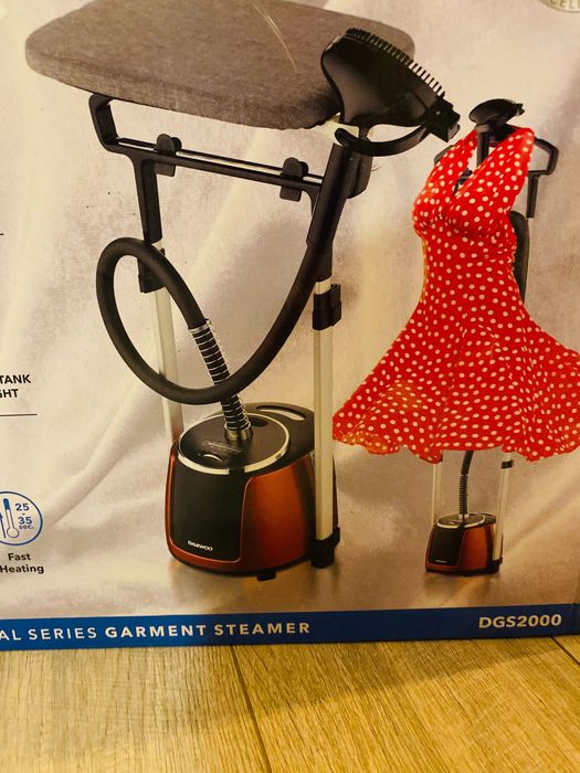 Aparat de calcat vertical cu abur Daewoo 2000 W