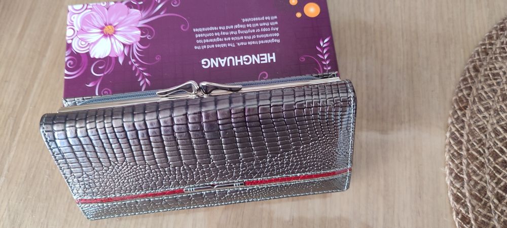 Продам кошелек кожаный