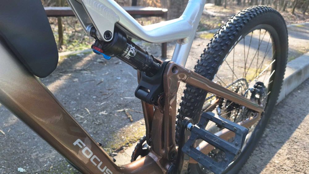 Bicicleta Full Suspension Focus Thron 6.9 29 Nepal Silver