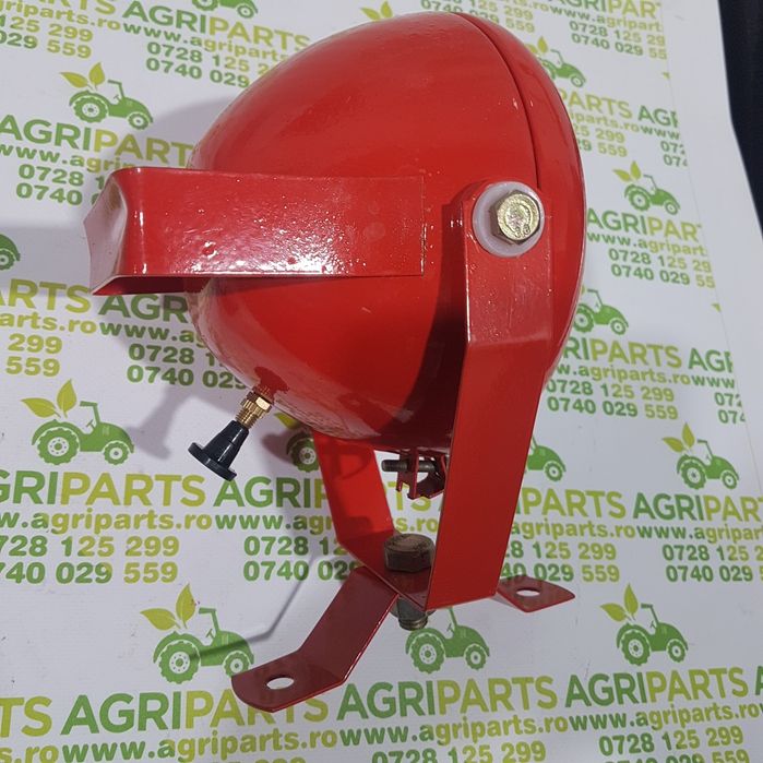 Proiector cu intrerupator pentru tractorare