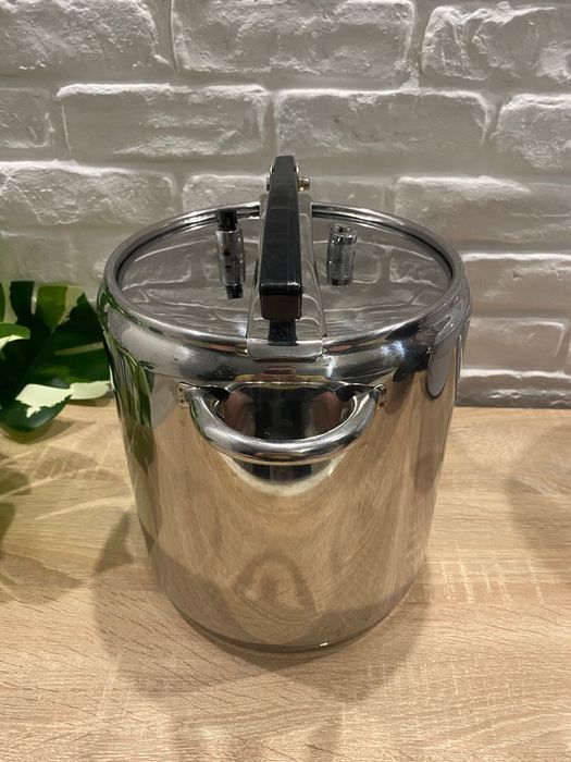 Солинген Германия (Solingen Germania), тенджера под наляганане 9 литра