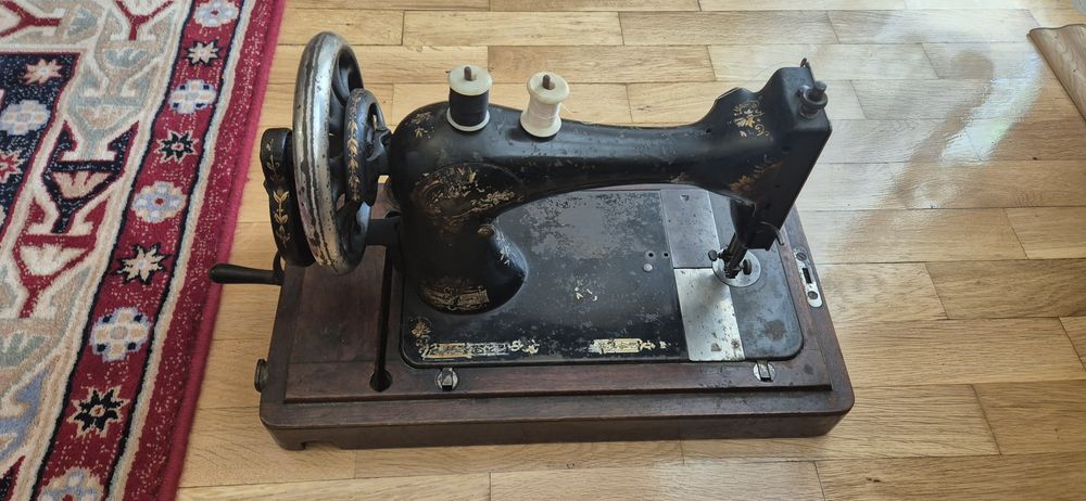 Продавам шевна машина Сингер