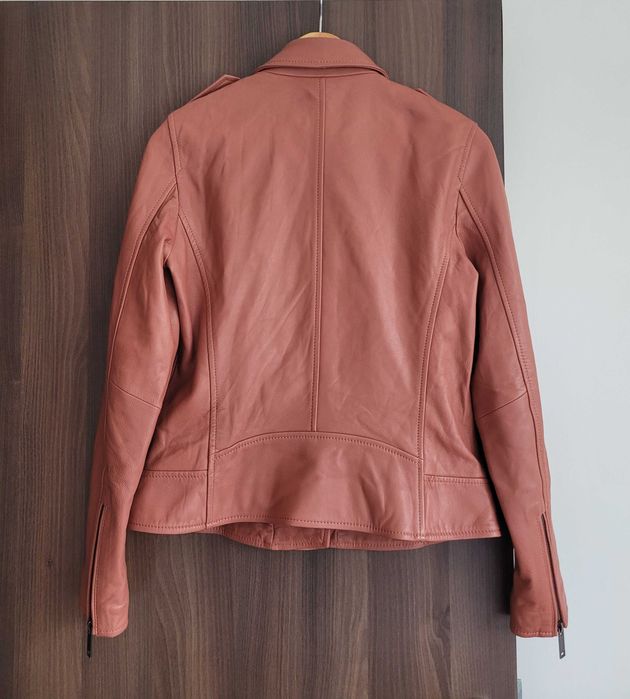 Massimo Dutti кожено яке с подарък 5 блузки на ТОП цена