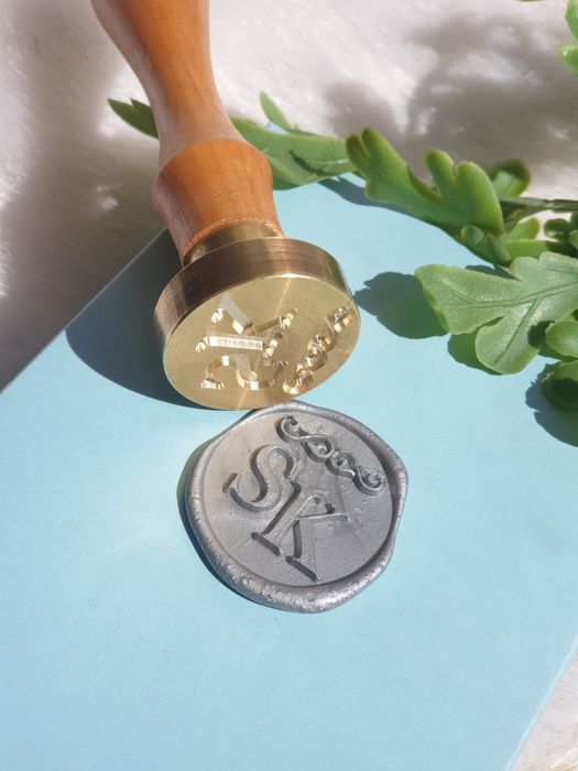 Изготовление клише с вашими инициалами