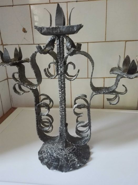 Два метални свещника и лот пролетни пощенски картички.