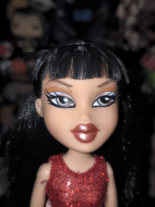 Кукла Bratz Джейд