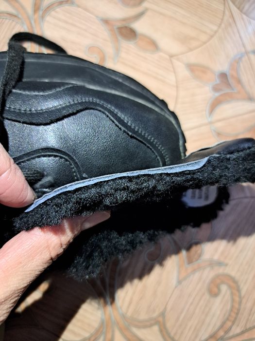 Зимние кроссовки 38-39 рр.