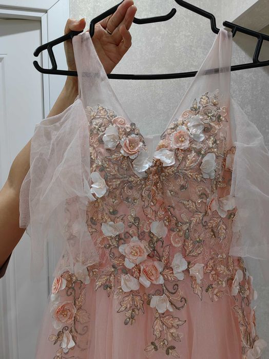 Вечернее платье розовое