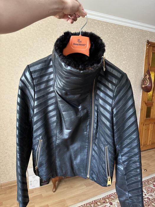 Кожаная куртка с норковым воротником