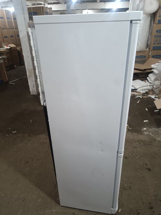 Холодильник Indesit