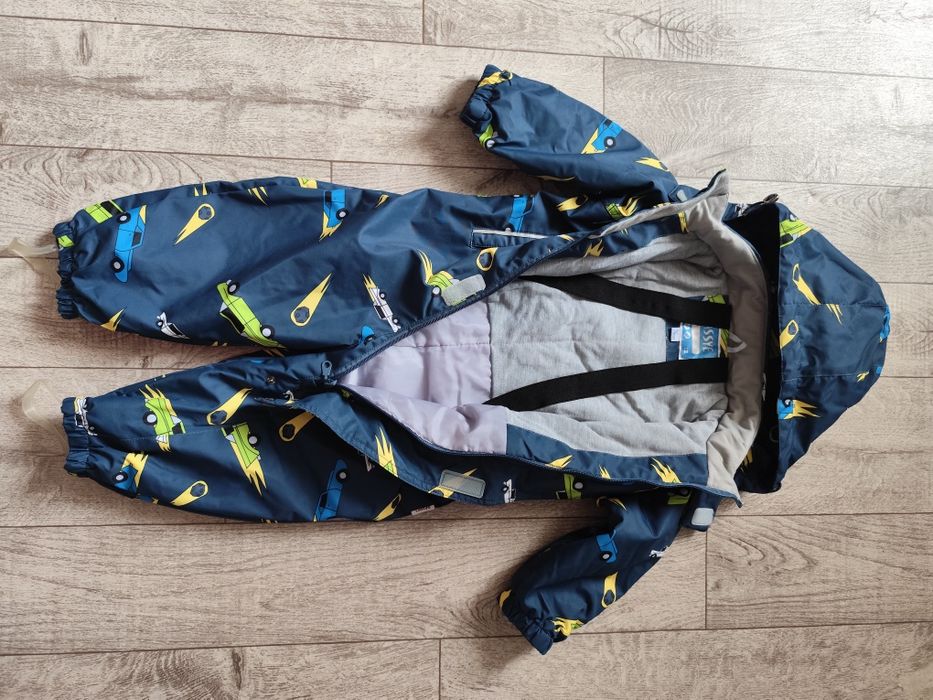 Демисезонный комбинезон для мальчика