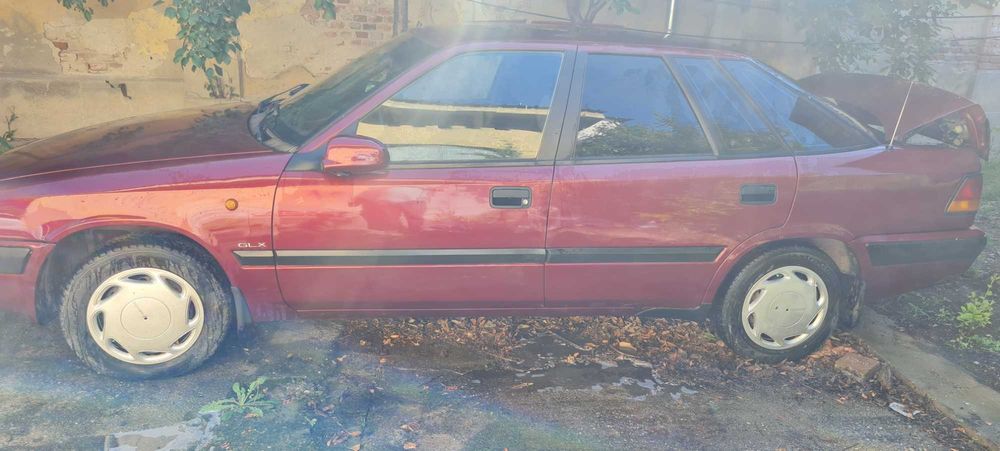 Vand daewoo espero lovit partea dreapta cumparat de nou 98000 km reali 3000 lei