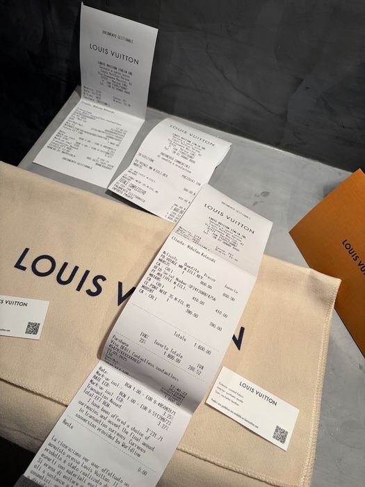 100% ОРИГИНАЛЕН Louis Vuitton Clutch Voyage MM + бележки и кутия