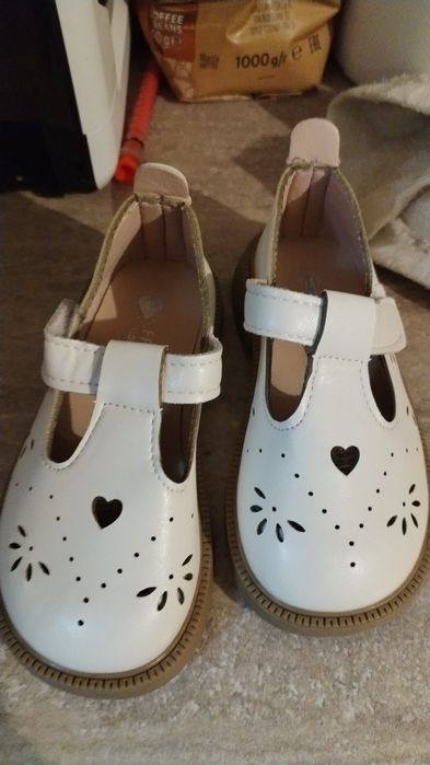 Pantofi fetița noi mărimea 24