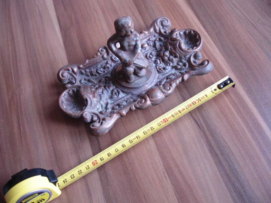 Месингов пепелник с фигурка