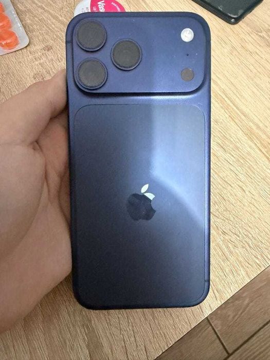 Vând iPhone 17 Pro Max, 512 GB