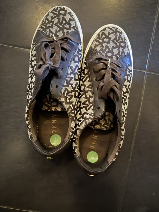 Спортни обувки DKNY и KURT GEIGER