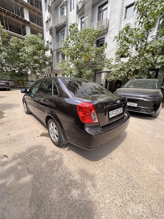 Srochno Gentra sotiladi 9100$