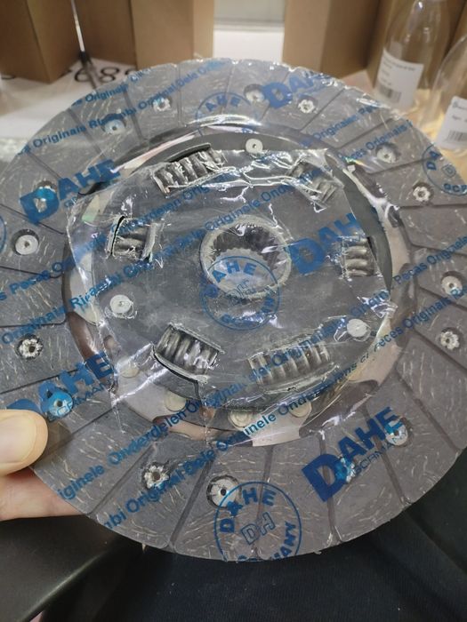 На Мерседес бмв запчасти