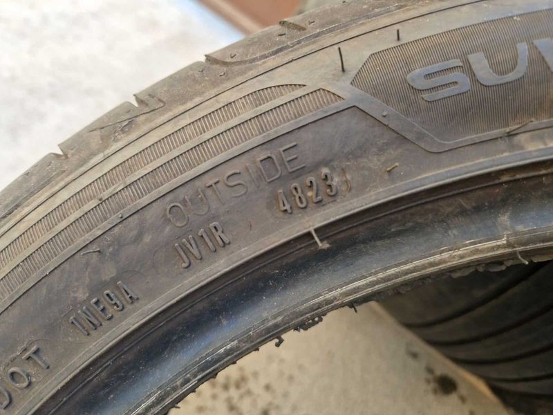 4 Goodyear R20 235/45
летни гуми SUV
DOT4823