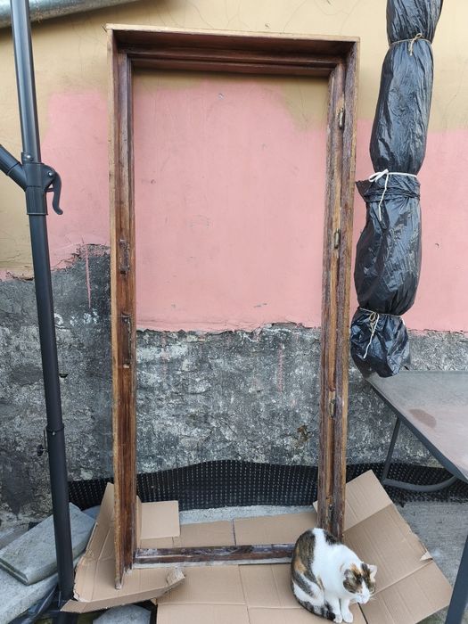 Vând ușa lemn masiv